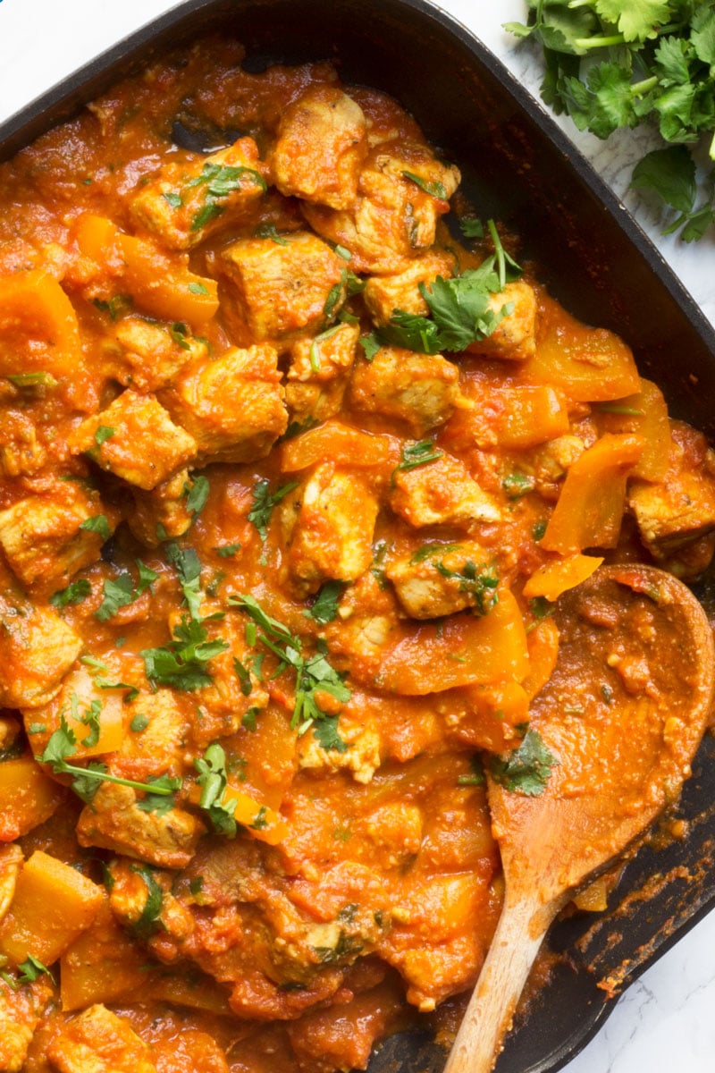 Quick chicken and almond curry 