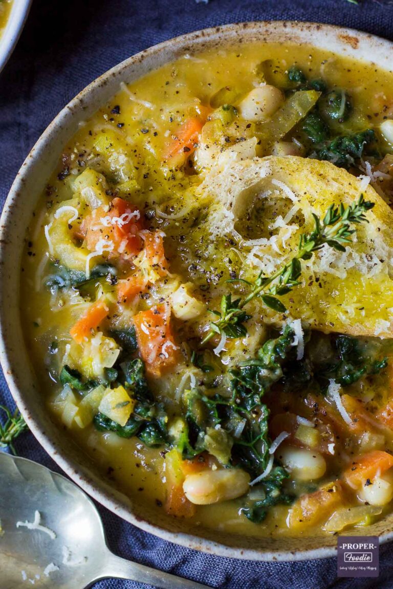 Tuscan Ribollita Soup (Healthy Vegetable Soup) - ProperFoodie