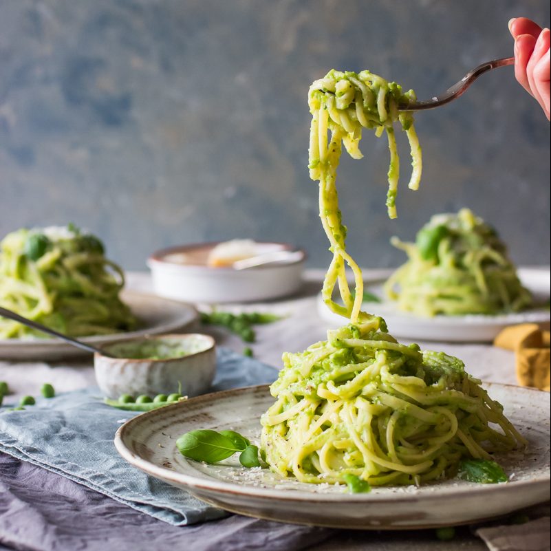 Pea Pasta - Simple summer spaghetti tossed in pea pesto - ProperFoodie